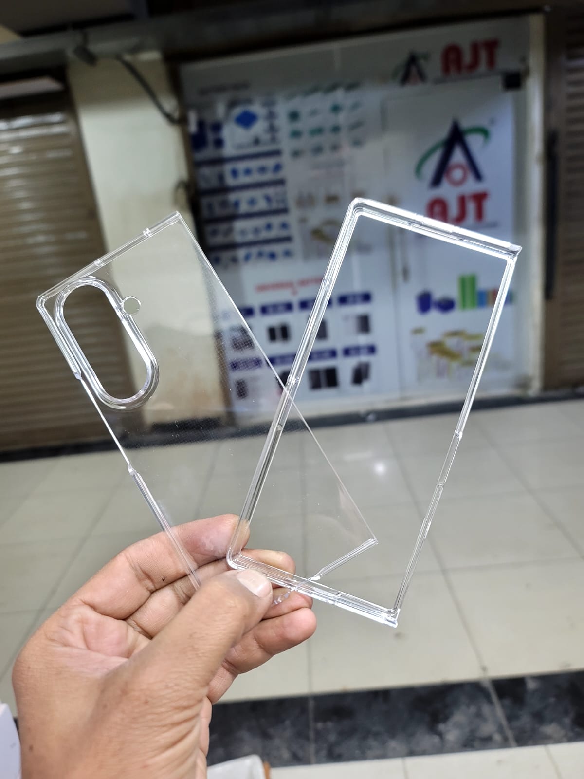Shockproof Crystal Clear TPU Back Cover – Samsung Galaxy Z Fold 7 5G – 360° Transparent Protection View 4 - OnlineExpo.pk