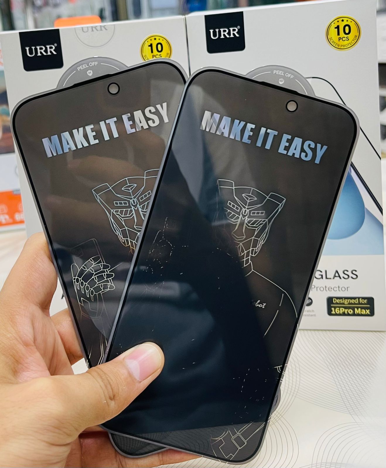URR ANTISTATIC DUSTPROOF PRIVACY GLASS IPHONE 16 PRO MAX / IPHONE 16 PRO / IPHONE 15 PRO MAX (Copy) Original Product Front