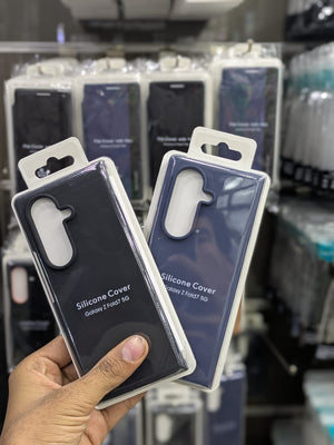 High Quality Silicone Cover for Samsung Z Fold 7 Full Cover Original Product Front View - OnlineExpo.pk