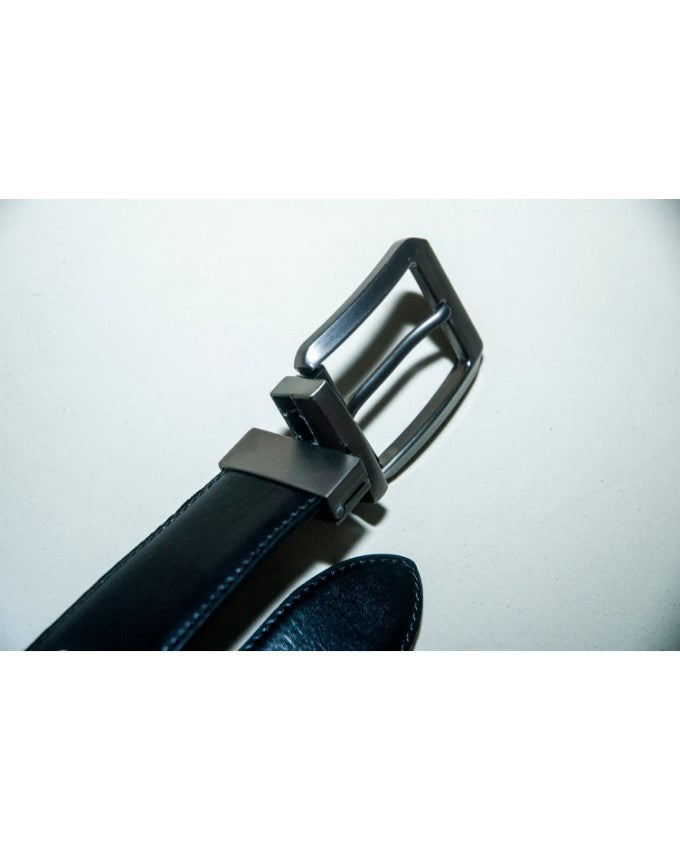 2 in 1 Double Sided Black and Brown Leather Belt for Men. View 4 - OnlineExpo.pk